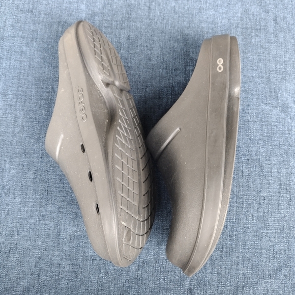 OOfos Shoes Men 11 Women 13 OOcloog Recovery Black Clogs Slip On Mule - Picture 3 of 6